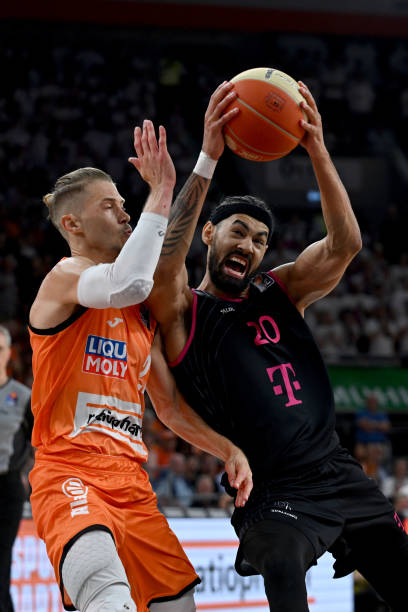 还包括餐饮 还包括餐饮