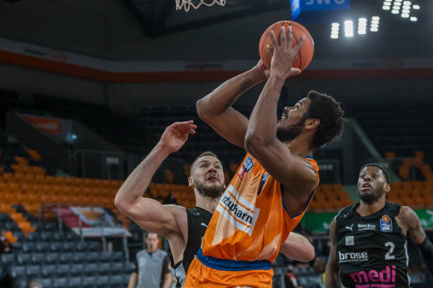 勇士在启用 勇士在启用