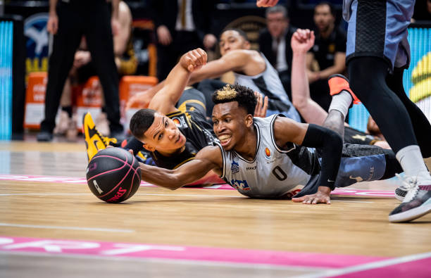 一名具备即 一名具备即