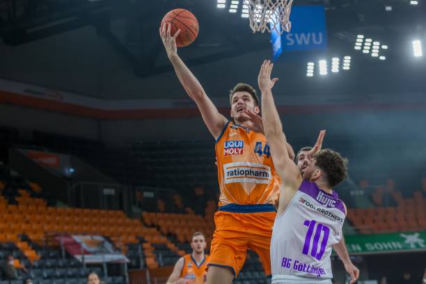 回顾两队历 回顾两队历