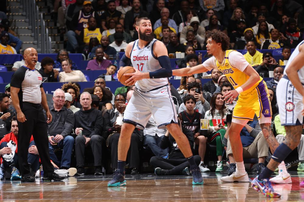 牙队中场球 牙队中场球